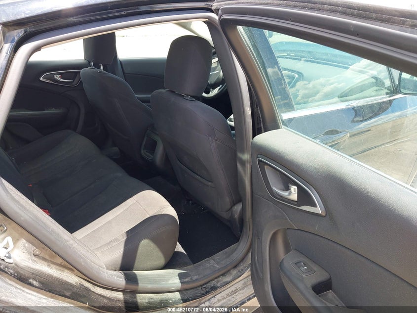 2015 Chrysler 200 Limited VIN: 1C3CCCAB2FN663222 Lot: 45210772
