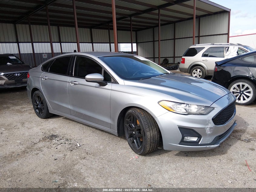 Vin: 3fa6p0hd2lr125802, lot: 45708693, ford fusion se 2020 img_1