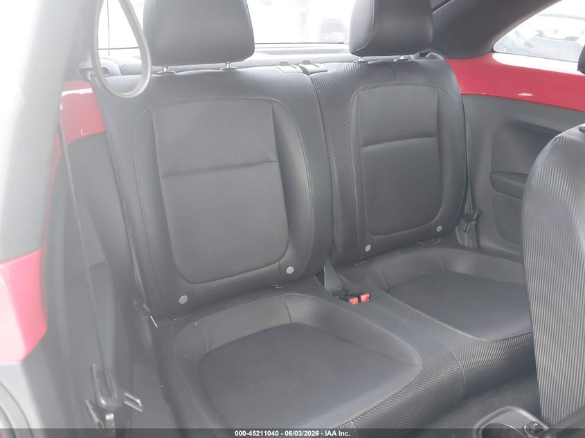 2012 Volkswagen Beetle 2.5L VIN: 3VWJP7AT3CM660999 Lot: 45211040