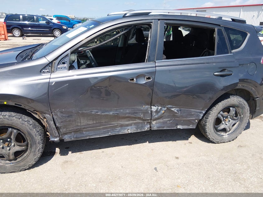 VIN JTMBFREV9HJ154020 2017 TOYOTA RAV4 LE