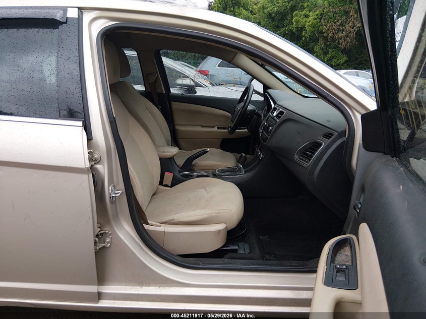 2014 CHRYSLER 200 auction photo 5