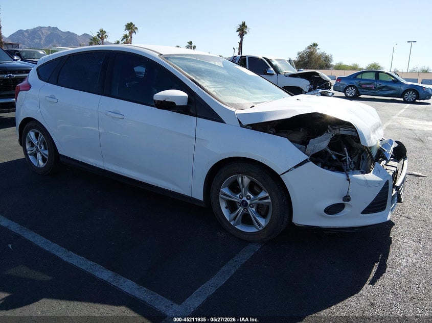 Vin: 1fadp3k2xdl325794, lot: 45709676, ford focus se 2013 img_1