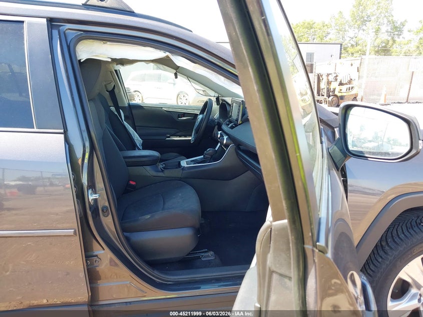 2021 TOYOTA RAV4 auction photo 5