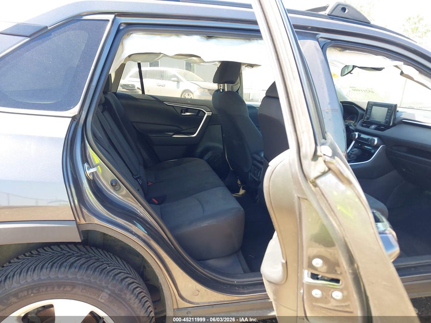 2021 TOYOTA RAV4 auction photo 8