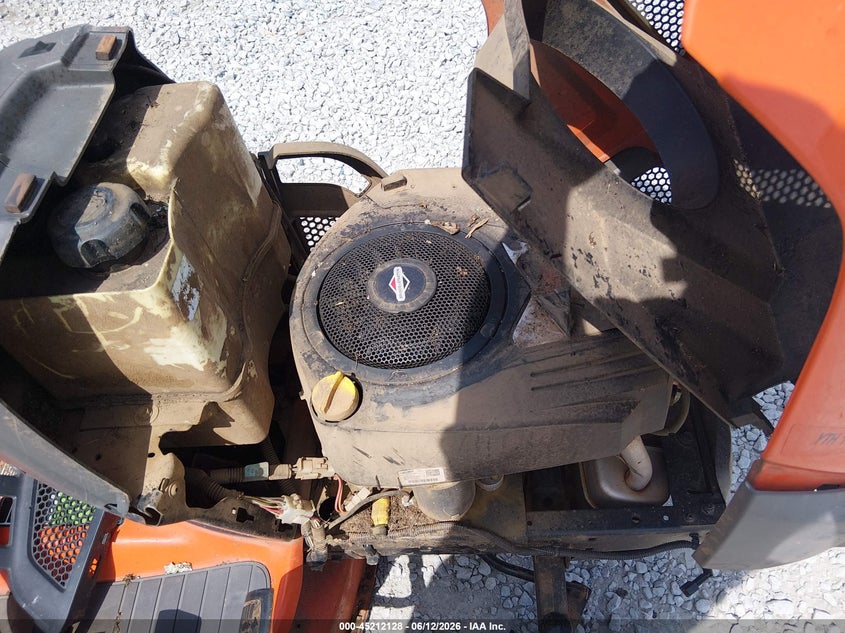 2018 Husqvarna Yth18542 Riding Lawnmower VIN: 102620A123832 Lot: 45212128