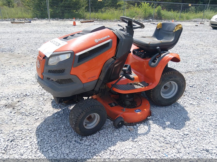 2018 HUSQVARNA YTH18542 RIDING LAWNMOWER auction photo 2