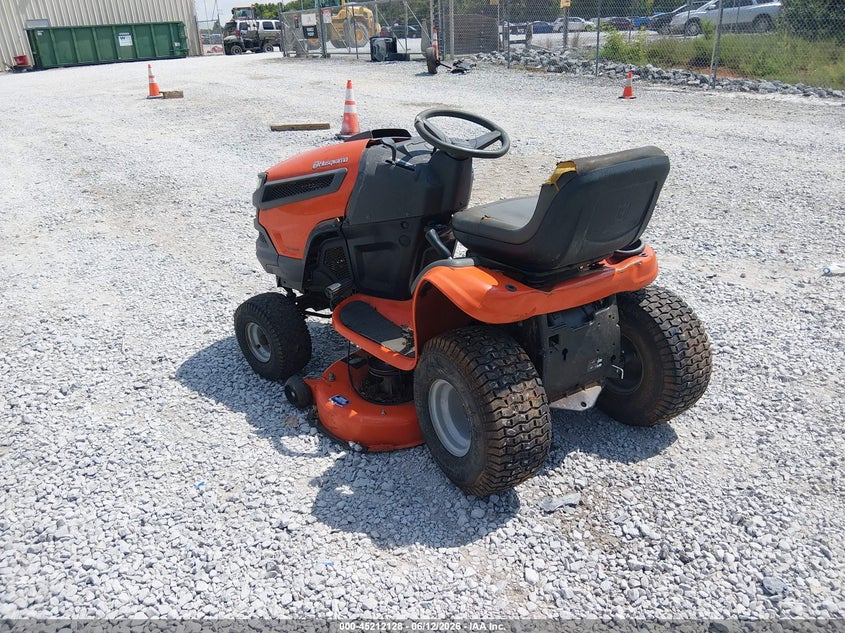 2018 HUSQVARNA YTH18542 RIDING LAWNMOWER auction photo 3