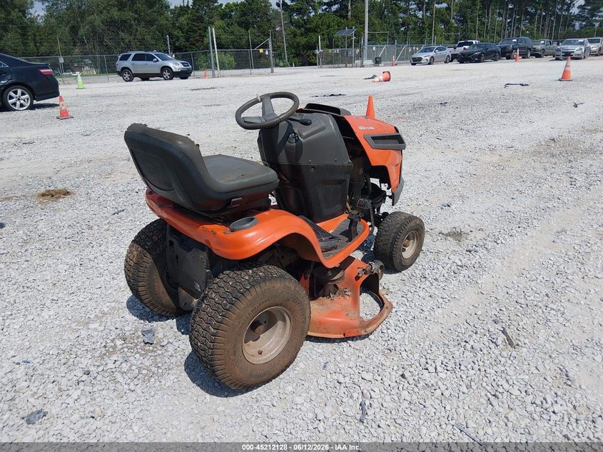 2018 HUSQVARNA YTH18542 RIDING LAWNMOWER auction photo 4