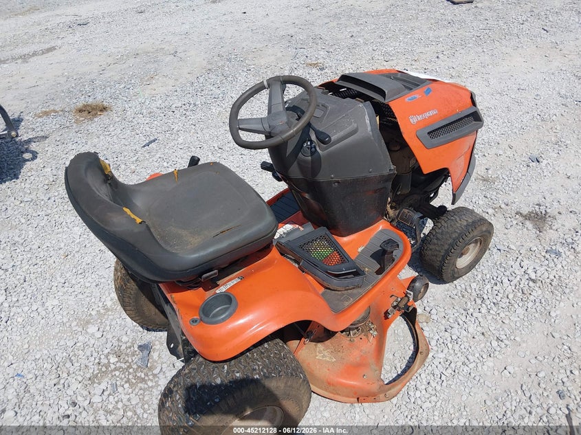 2018 HUSQVARNA YTH18542 RIDING LAWNMOWER auction photo 6