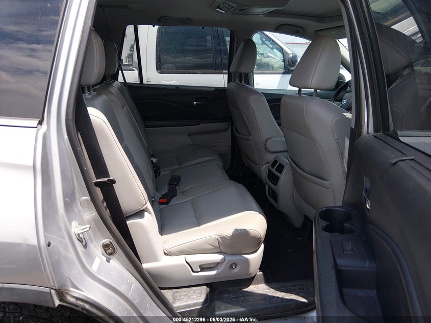 2016 Honda Pilot Touring VIN: 5FNYF6H91GB123938 Lot: 45212296
