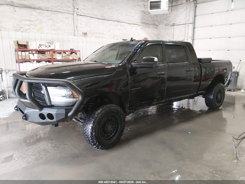 Vin: 3c6ur5nl3hg517170, lot: 45710082, ram 2500 laramie  4x4 6'4 box 20172