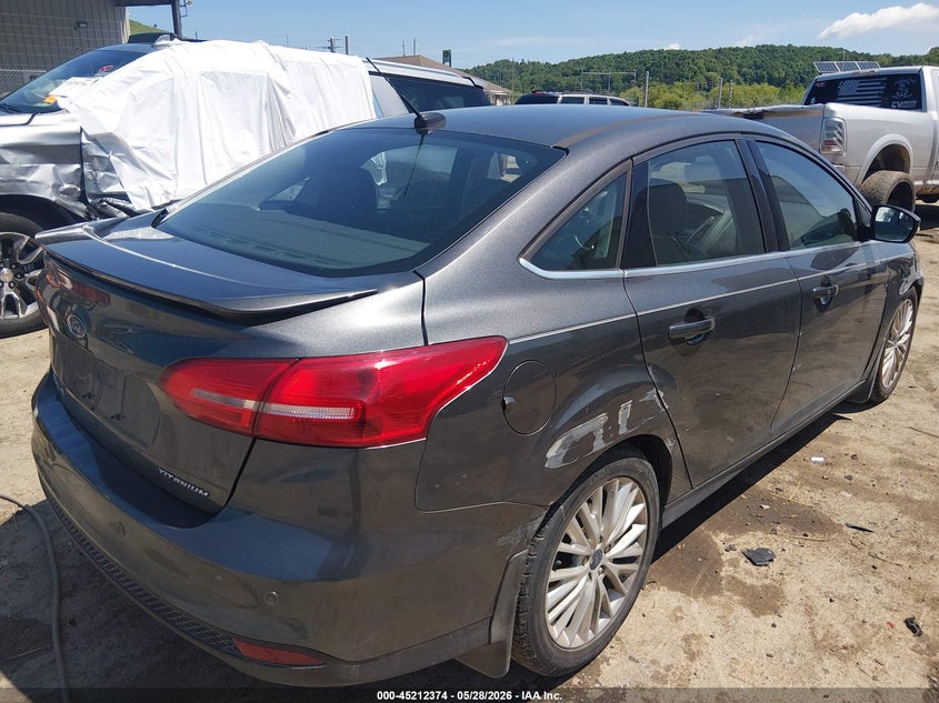 Vin: 1fadp3j24hl340072, lot: 45710115, ford focus titanium 20174