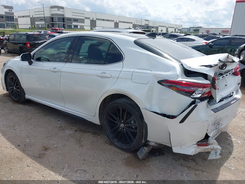 2024 TOYOTA CAMRY auction photo 3