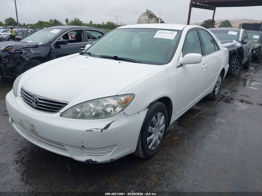 2005 Toyota Camry Le 4T1BE32K35U569382 photo 1