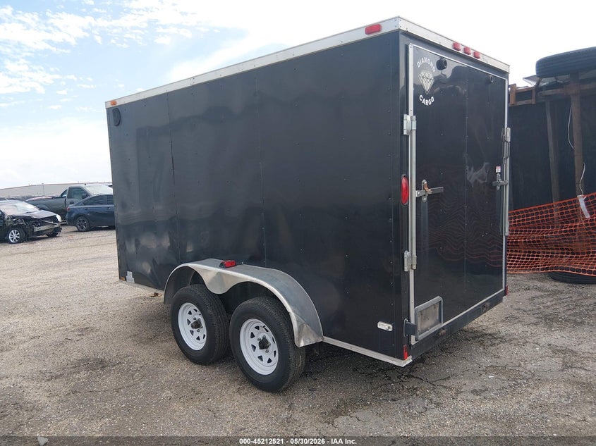 2014 DIAMOND ENCLOSED TRAILER auction photo 3