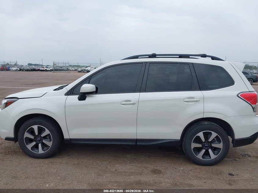 2017 Subaru Forester 2.5I Premium VIN: JF2SJAECXHH403643 Lot: 45212656