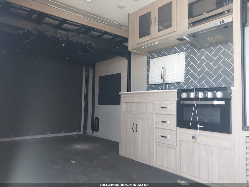 2021 COACHMEN ADRENALINE 21LT auction photo 8