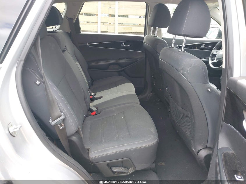 2019 KIA SORENTO 2.4L LX — Фото 8