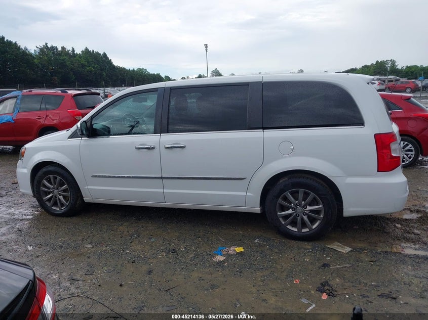 2015 Chrysler Town & Country S VIN: 2C4RC1HG5FR590166 Lot: 45214136