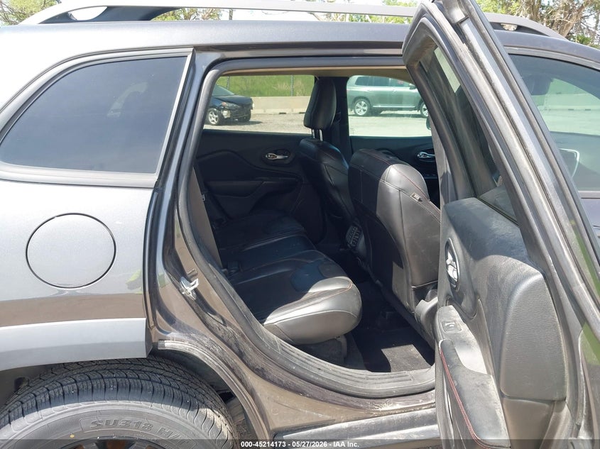 2015 JEEP CHEROKEE auction photo 8