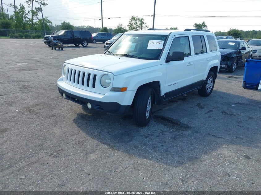 2014 Jeep Patriot Sport, Перёд и зад, IAAI, VIN 1C4NJPBA8ED690310 — фото 2