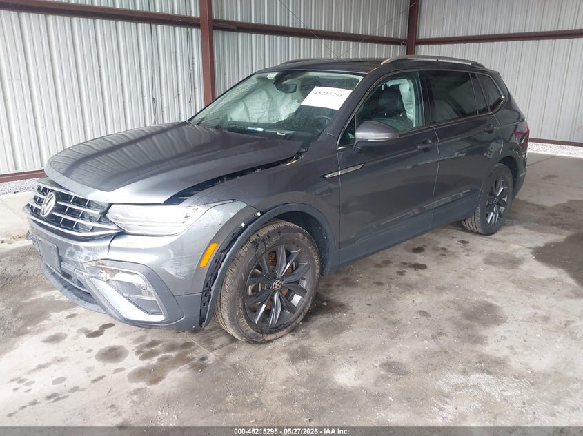 2023 VOLKSWAGEN TIGUAN auction photo 2