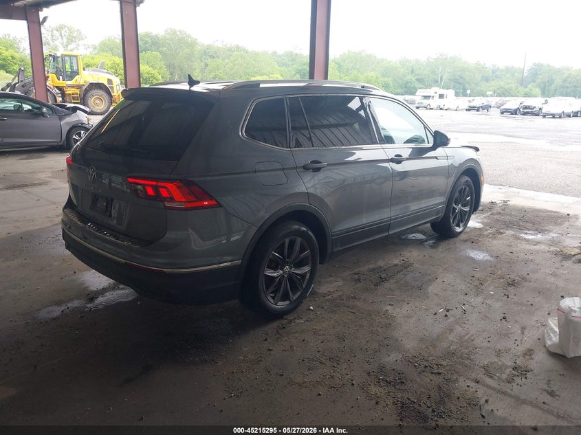 2023 VOLKSWAGEN TIGUAN auction photo 4