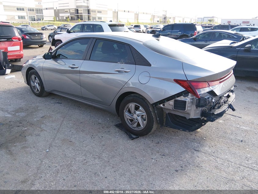 2025 HYUNDAI ELANTRA auction photo 3