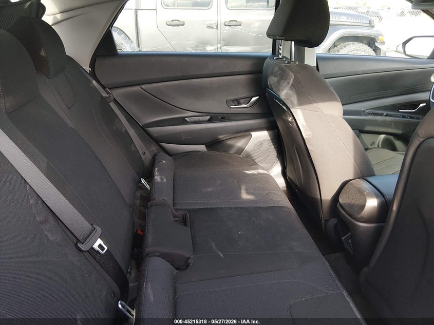 2025 HYUNDAI ELANTRA auction photo 8