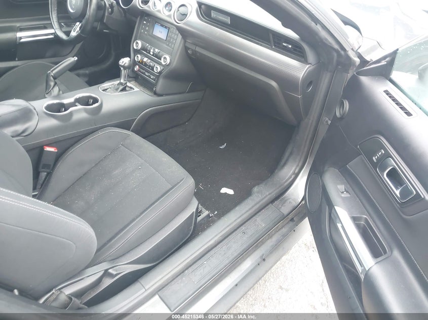 2019 FORD MUSTANG auction photo 5