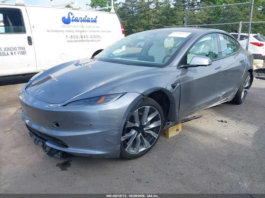 Vin: 5yj3e1eaxsf015177, lot: 45713927, tesla model 3 long range rear-wheel drive/standard rear-wheel drive 20252