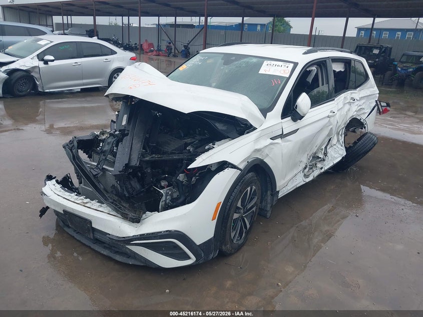 2024 VOLKSWAGEN TIGUAN auction photo 2
