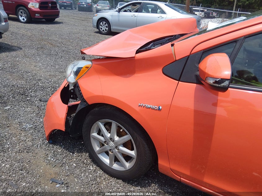 2014 Toyota Prius C Three VIN: JTDKDTB31E1074454 Lot: 45216409