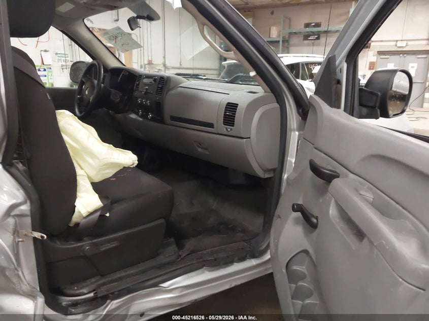 CHEVROLET SILVERADO 1500 2010 VIN 1GCPCPEX7AZ208992
