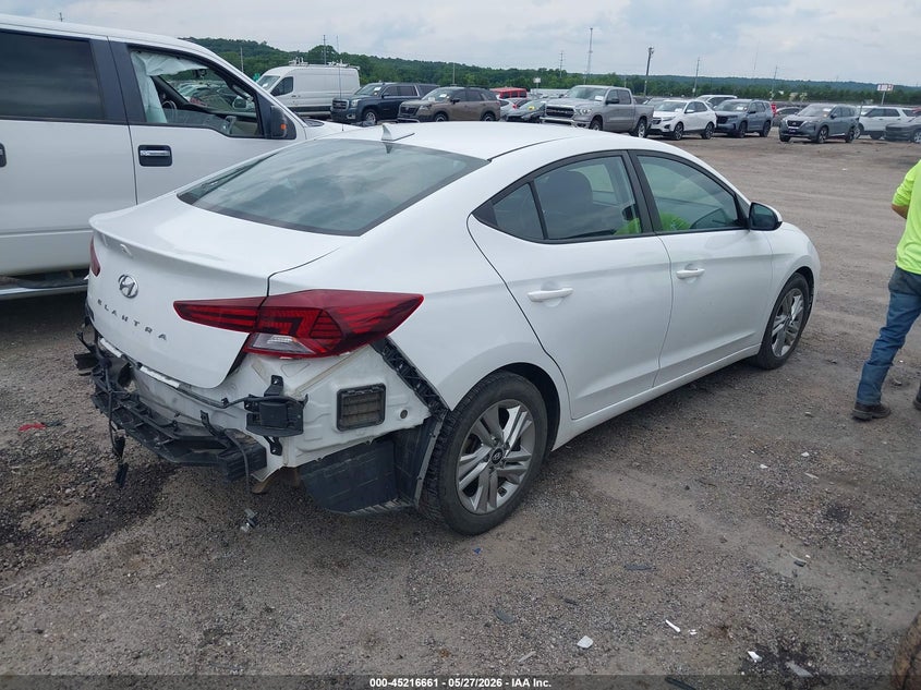 2020 HYUNDAI ELANTRA auction photo 4