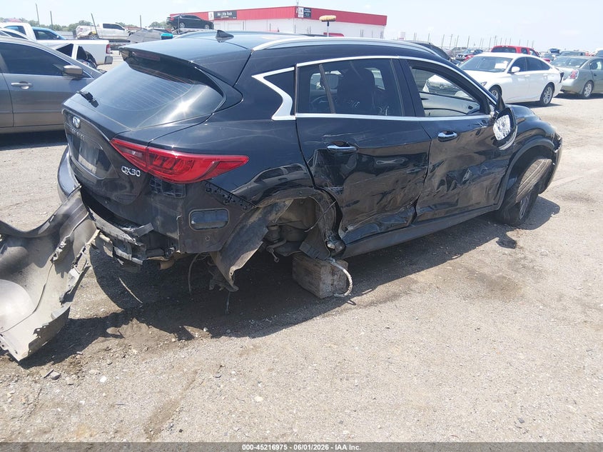 2017 INFINITI QX30 auction photo 4