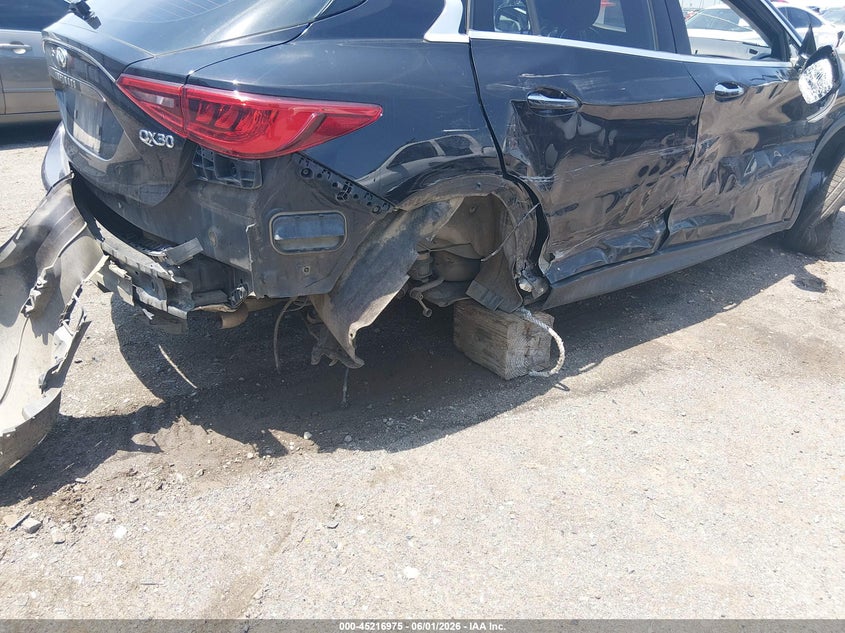 2017 INFINITI QX30 auction photo 6