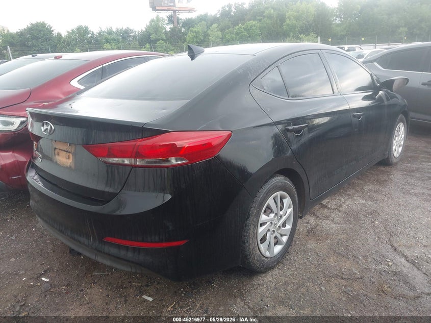2017 HYUNDAI ELANTRA auction photo 4