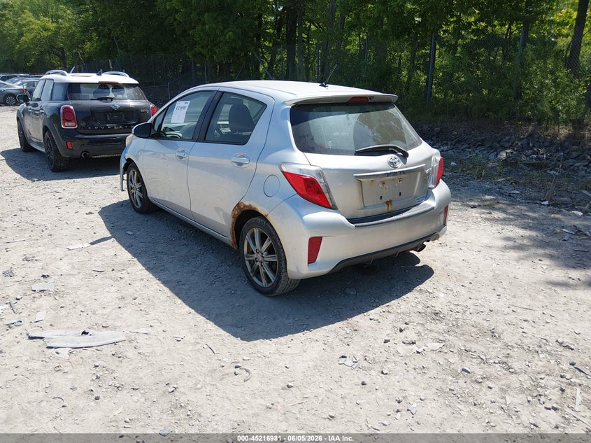 Vin: jtdktud33cd503224, lot: 45714736, toyota yaris se 20123