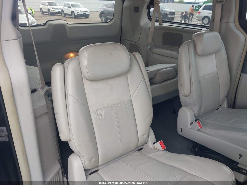 2010 Chrysler Town & Country New Limited VIN: 2A4RR7DX2AR422642 Lot: 45217108