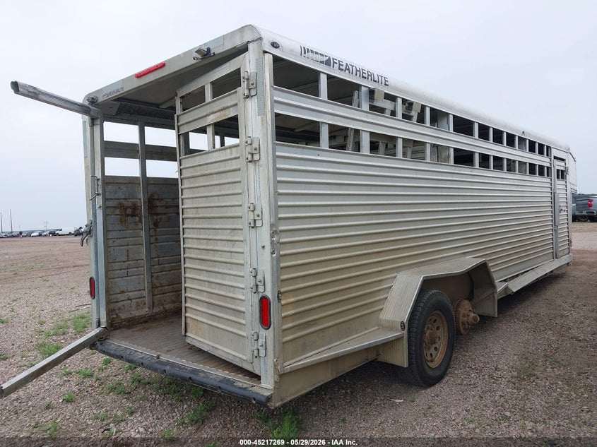 2004 FEATHERLITE 8X24 auction photo 4