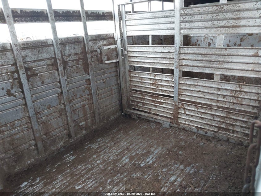 2004 FEATHERLITE 8X24 auction photo 5