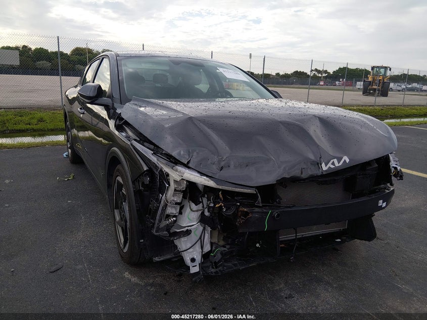 2025 KIA K4 auction photo 6