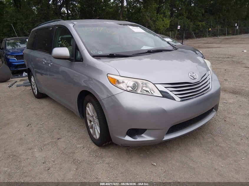 2017 Toyota Sienna Le 7 Passenger