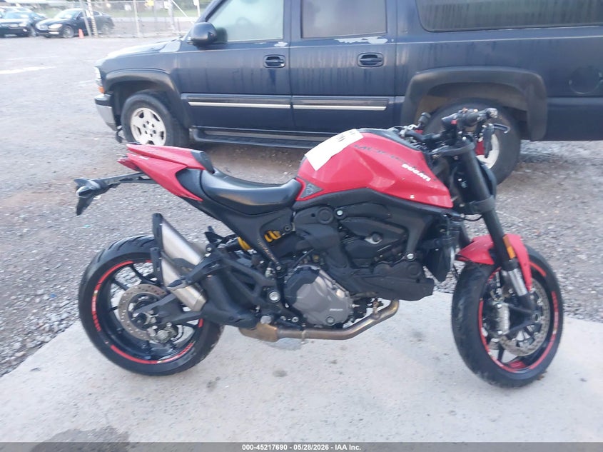 2022 Ducati Monster VIN: ZDMMAMDT3NB006062 Lot: 45217690