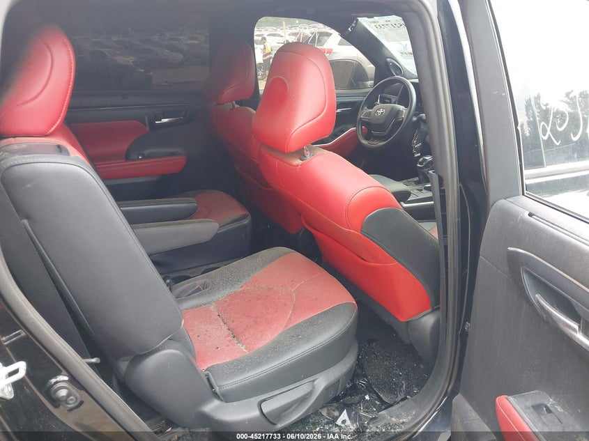 2021 TOYOTA HIGHLANDER auction photo 8
