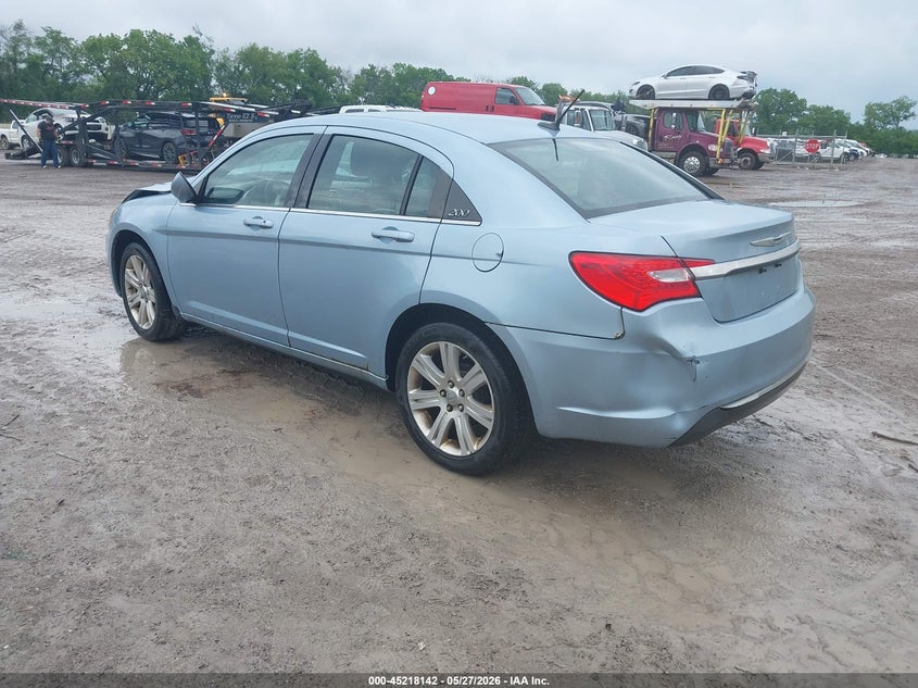 Vin: 1c3ccbbbxdn705805, lot: 45715903, chrysler 200 touring 20133