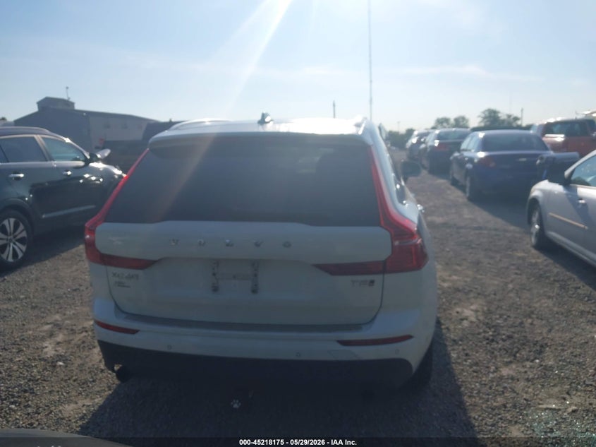 2018 Volvo Xc60 T5 Momentum VIN: YV4102RK0J1081983 Lot: 45218175