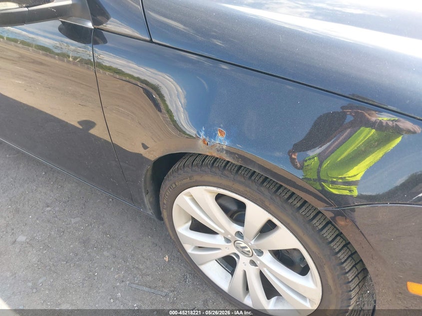 2013 Volkswagen Eos Lux VIN: WVWFW8AH3DV000613 Lot: 45218221