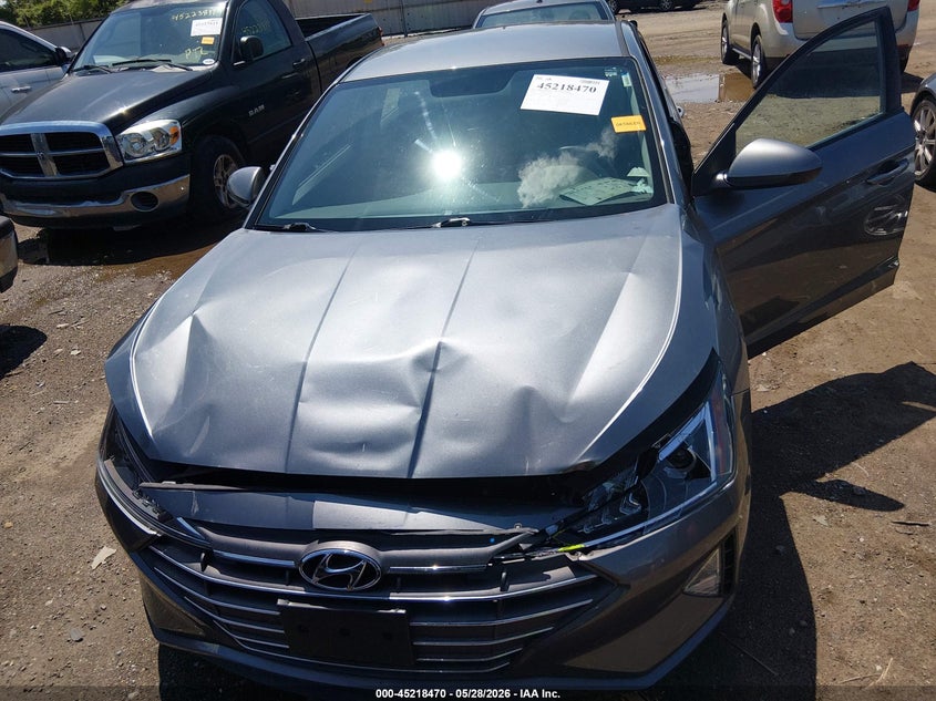 VIN 5NPD74LF3KH405411 2019 HYUNDAI ELANTRA SE